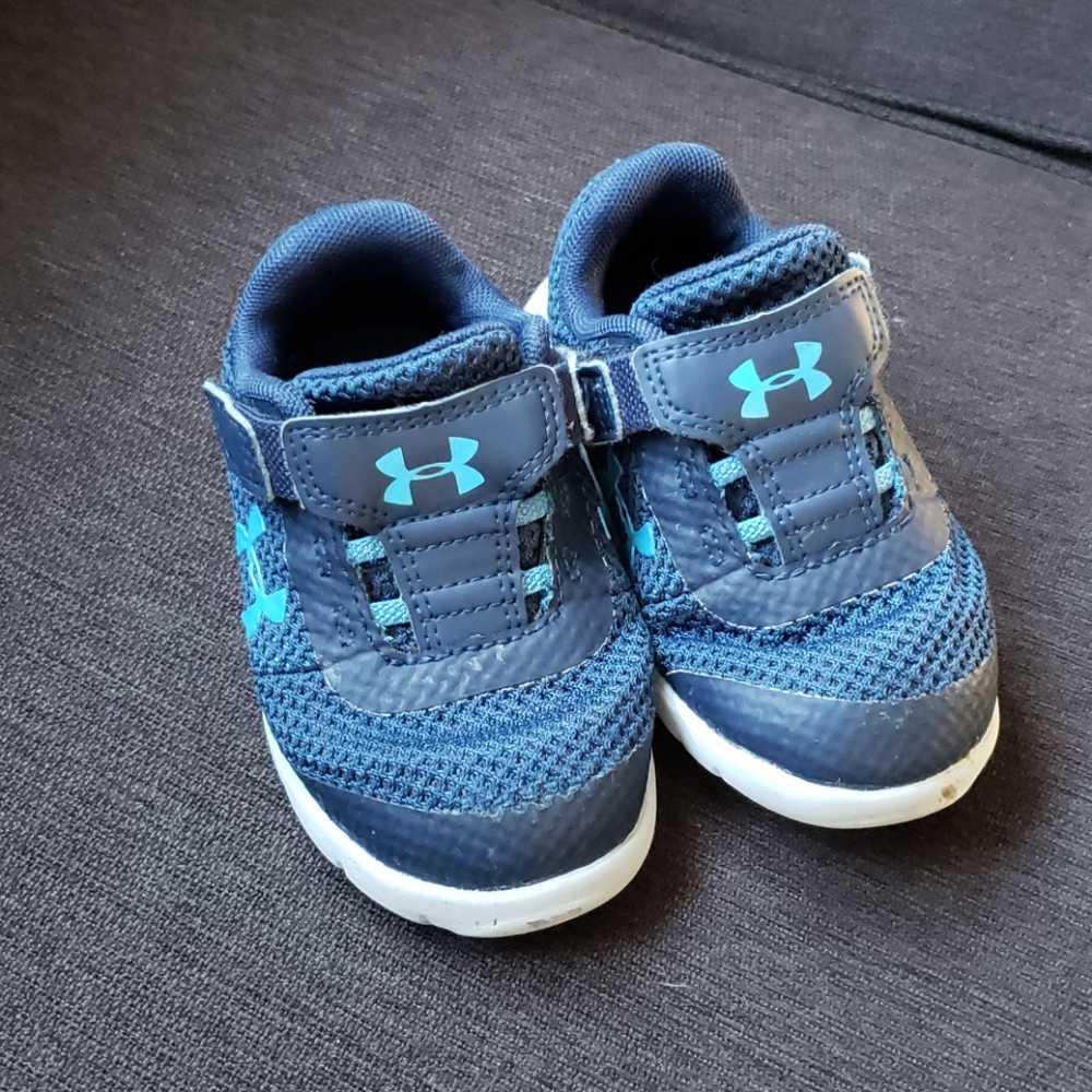 Under armour sneakers, toddler size 6